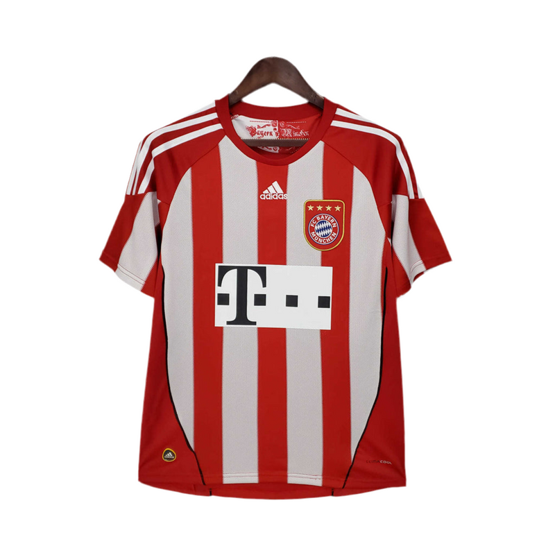 Bayern Munich Retro 2010/2011 Shirt - Red and White