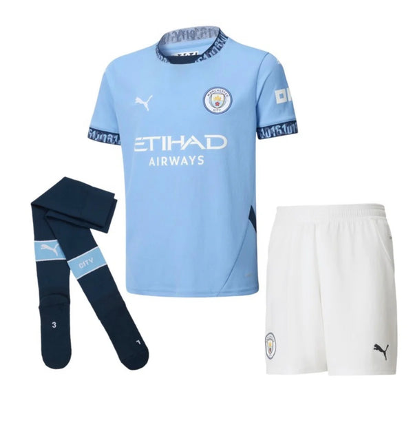 Kit Infantil Manchester City I 24/25 com Meia - Azul e Branco