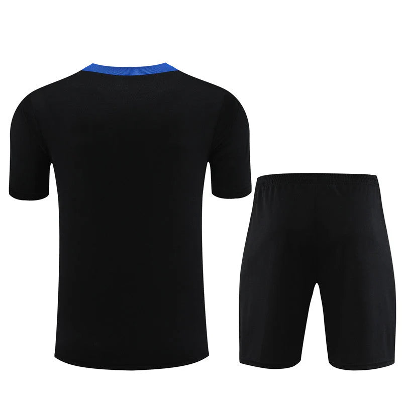 Maillot et short Inter Milan 24/25 - Avant-match