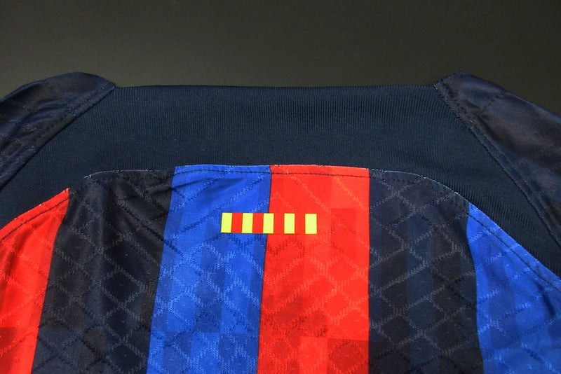 Maillot de joueur Barcelone domicile 22/23 bleu et rouge pour homme