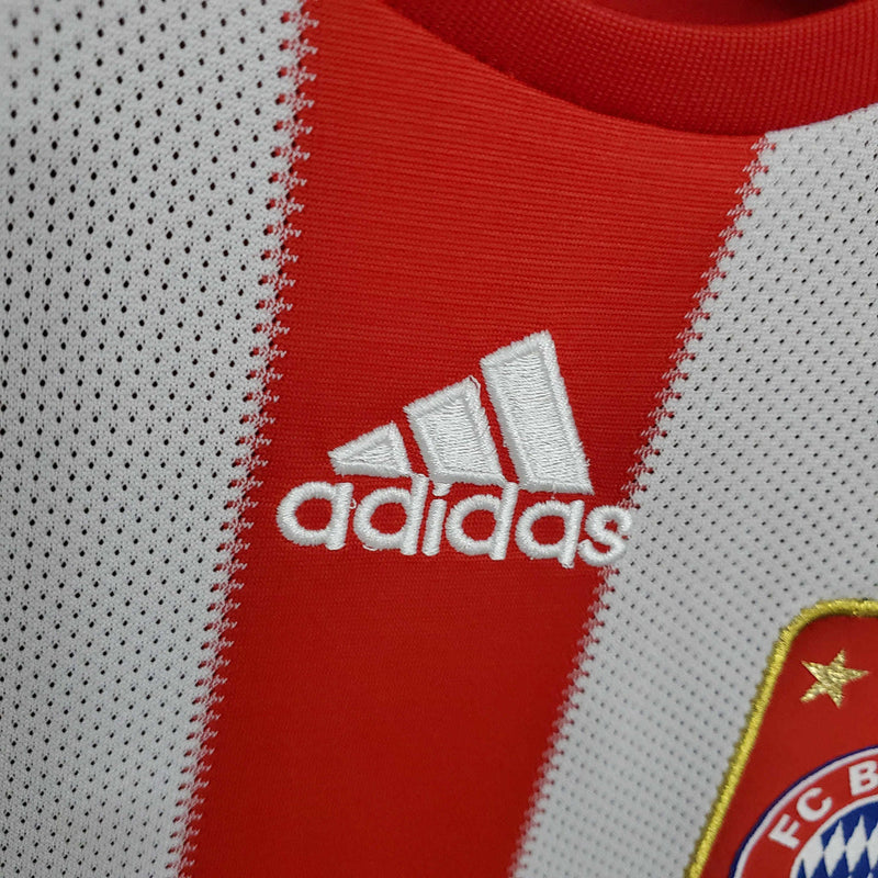 Bayern Munich Retro 2010/2011 Shirt - Red and White